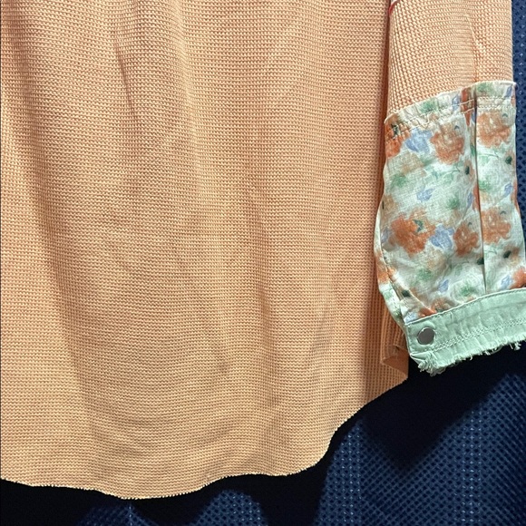 POL Green and Orange Colorblock Blouse - Picture 14 of 16